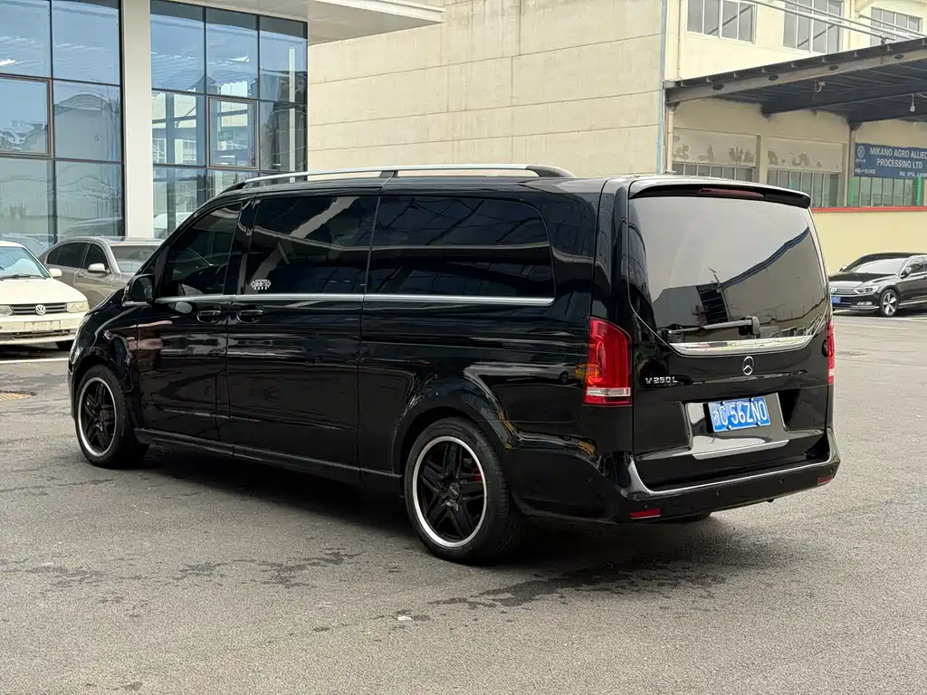 Mercedes-Benz V-Class 2018 V 260 L Premium Extended Edition National VI купить на сайте DeffCars