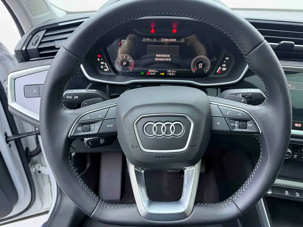 Audi Q3 2022 35 TFSI Fashionable and Dynamic купить на сайте DeffCars