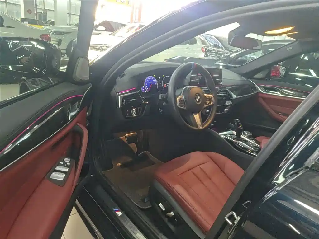 BMW 5 Series 2019 530Li Leading M Sports Package купить на сайте DeffCars
