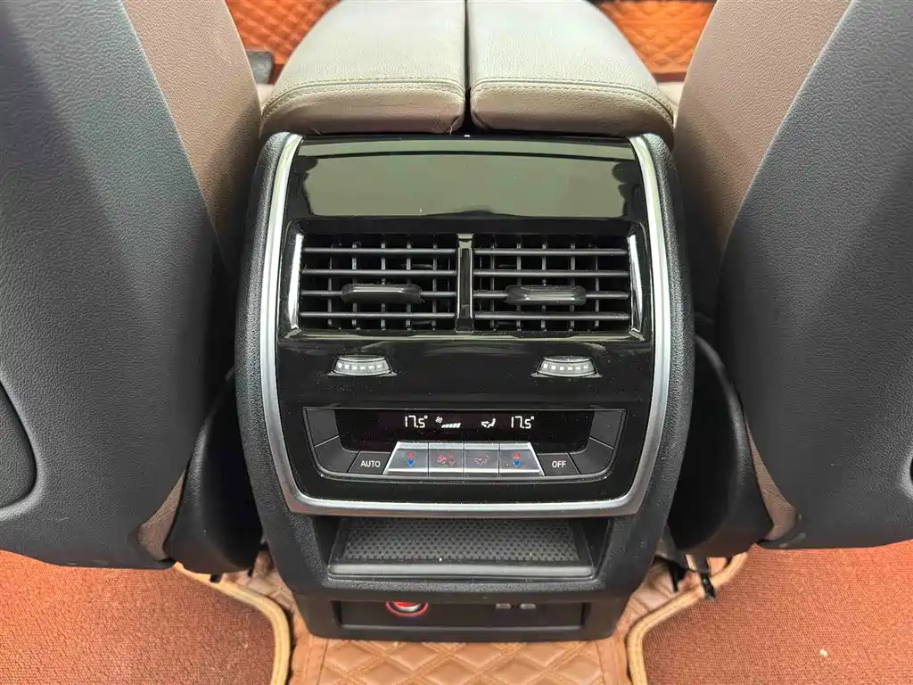 BMW X7 2022 xDrive40i Leading Luxury Package купить на сайте DeffCars