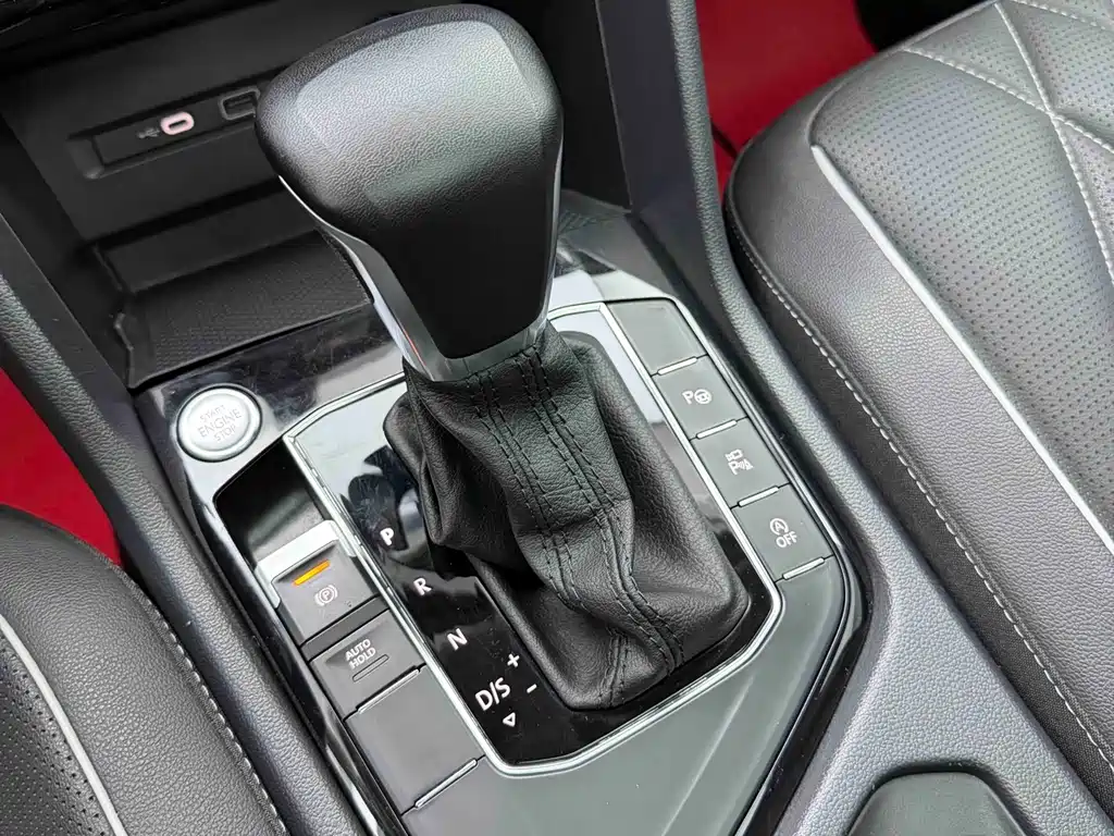 Tiguan L 2022 330TSI automatic two-wheel drive R-Line version купить на сайте DeffCars