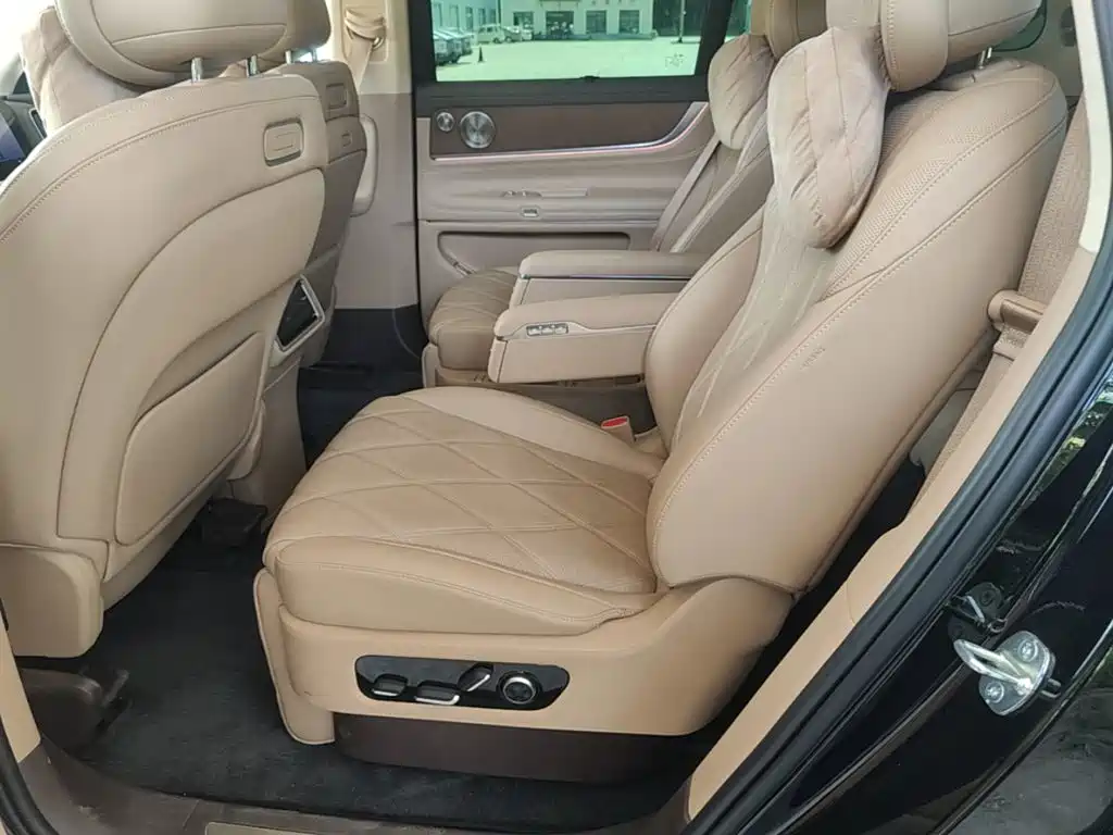 Wenjie M9 2025 extended range Ultra version 52kWh 6-seat version 192-line lidar) купить на сайте DeffCars