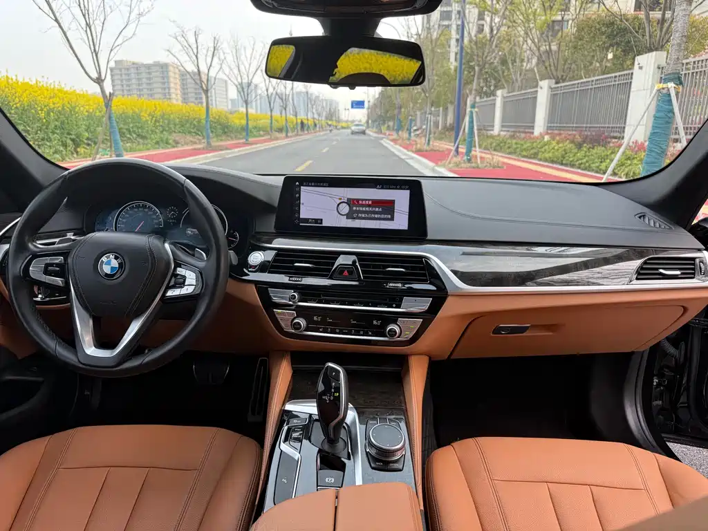 BMW 5 Series 2018 facelift 530Li leading M sports package купить на сайте DeffCars