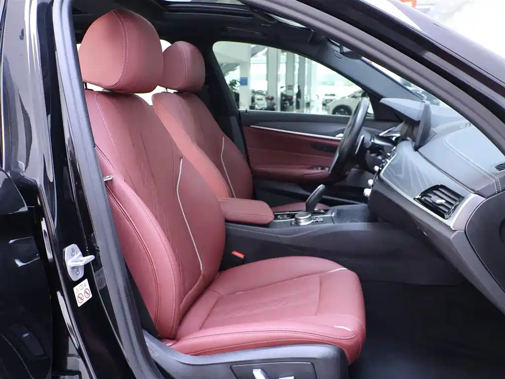 BMW 5 Series 2021 530Li Leading M Sports Package купить на сайте DeffCars