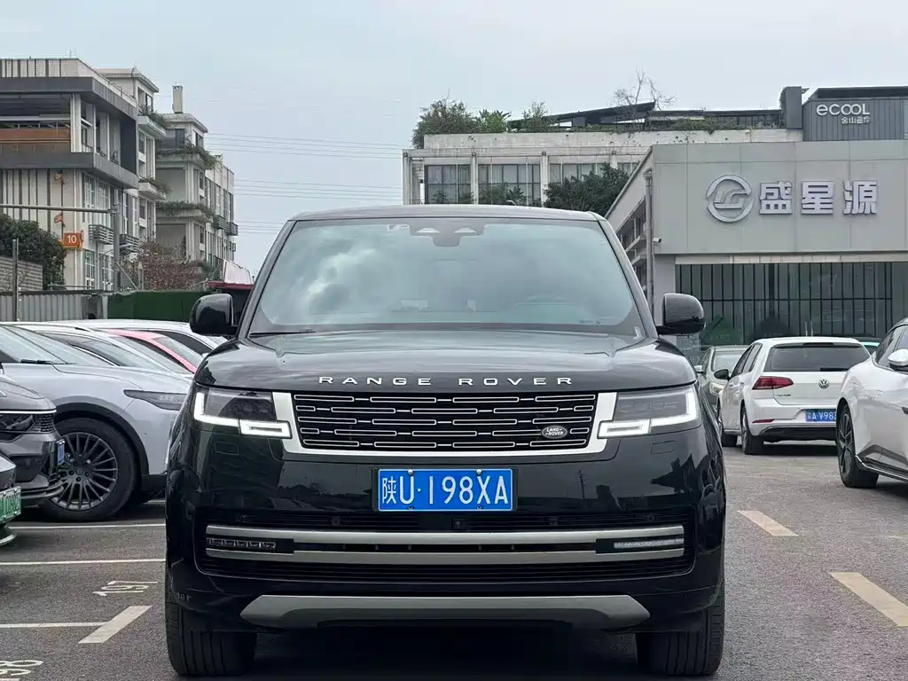 Range Rover 2023 3.0 L6 400PS Seven-seater Extended Edition купить на сайте DeffCars