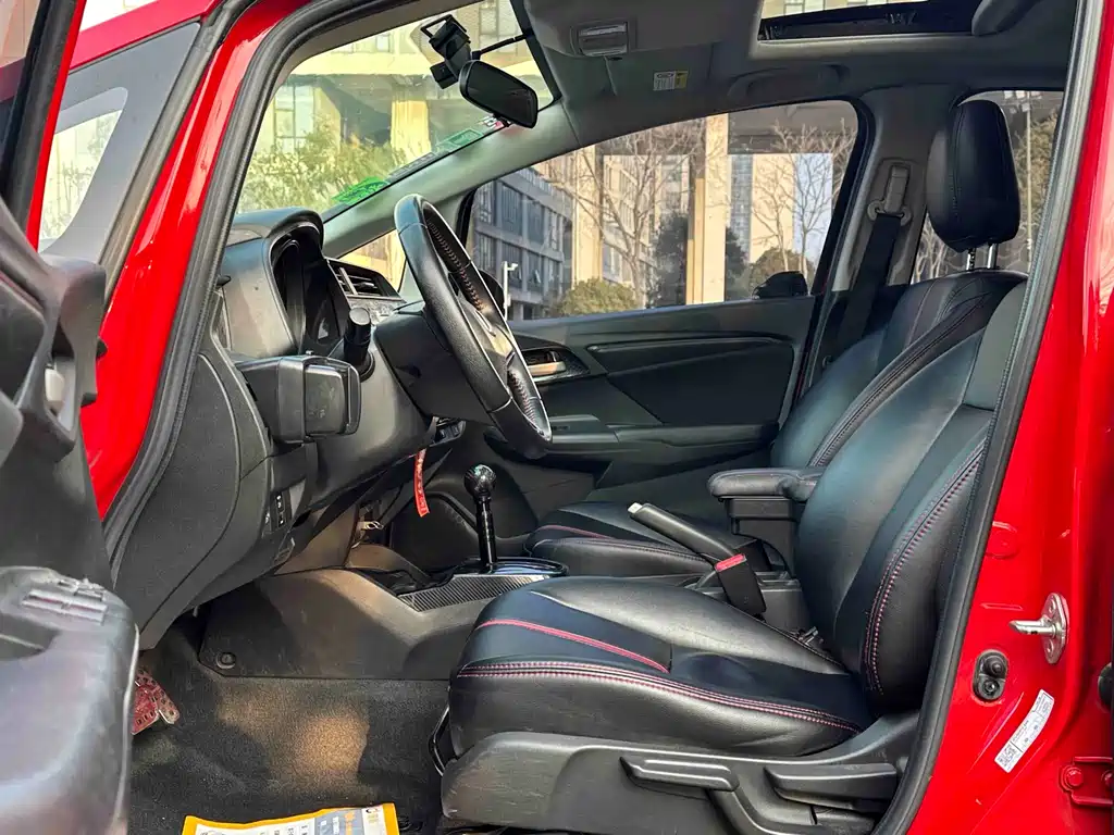 Fit 2018 1.5L CVT Comfort Sunroof Edition купить на сайте DeffCars