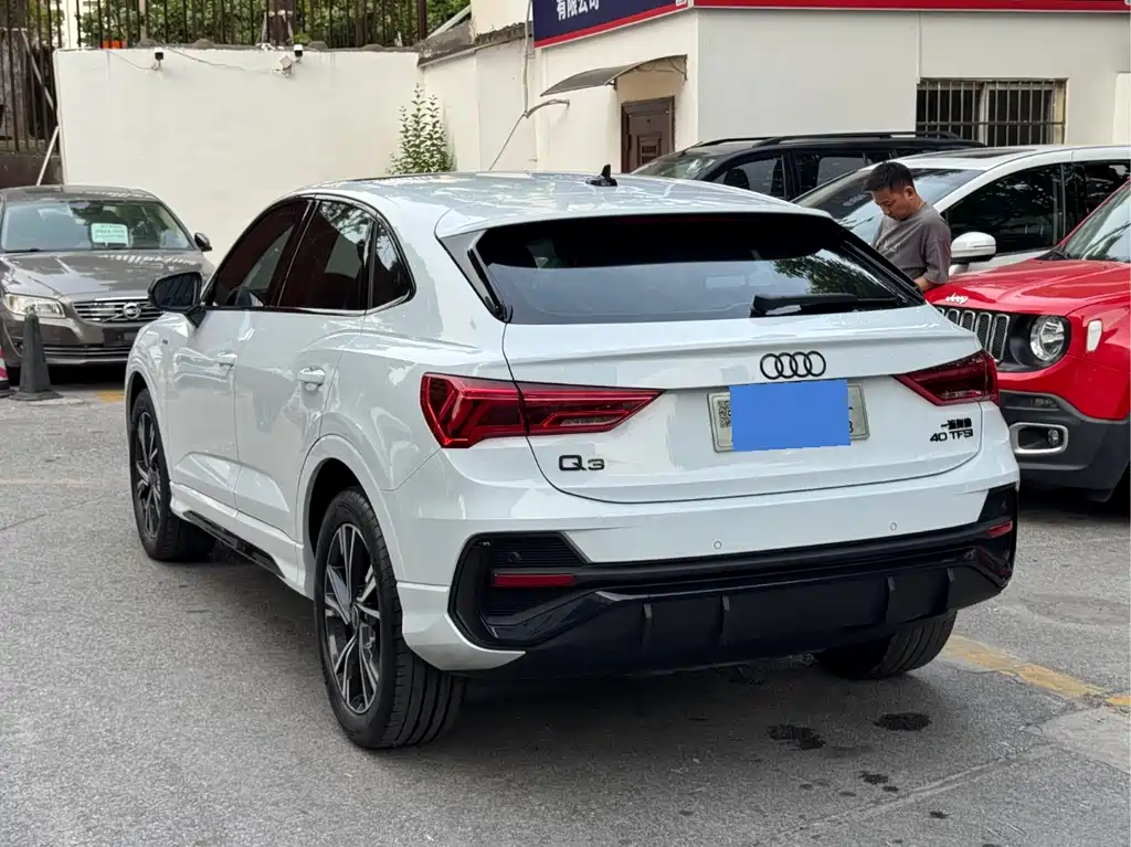 Audi Q3 Sportback 2023 40 TFSI Fashion Model купить на сайте DeffCars