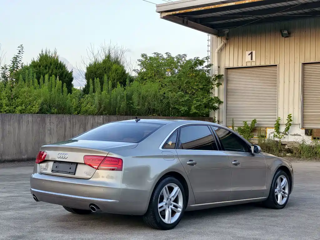 Audi A8 2011 A8L 3.0 TFSI quattro comfort type 245kW купить на сайте DeffCars