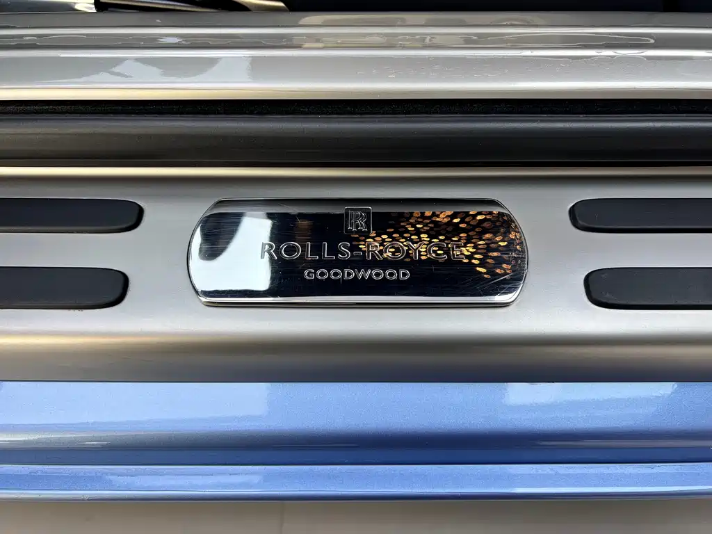 Phantom 2013 6.6T standard model купить на сайте DeffCars