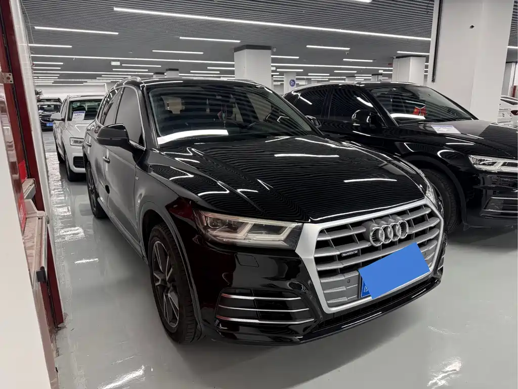 Audi Q5L 2018 45 TFSI Exclusive Fashion Model National VI купить на сайте DeffCars