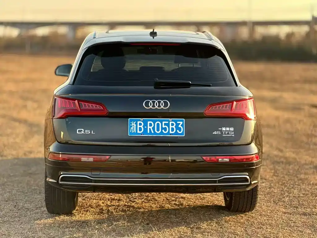 Audi Q5L 2020 40 TFSI enjoys fashionable style купить на сайте DeffCars