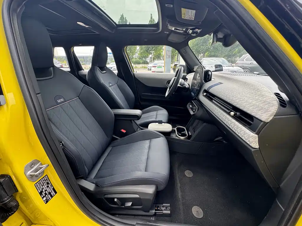 Mini 2025 2.0T Cooper S Artist Five Door Edition купить на сайте DeffCars