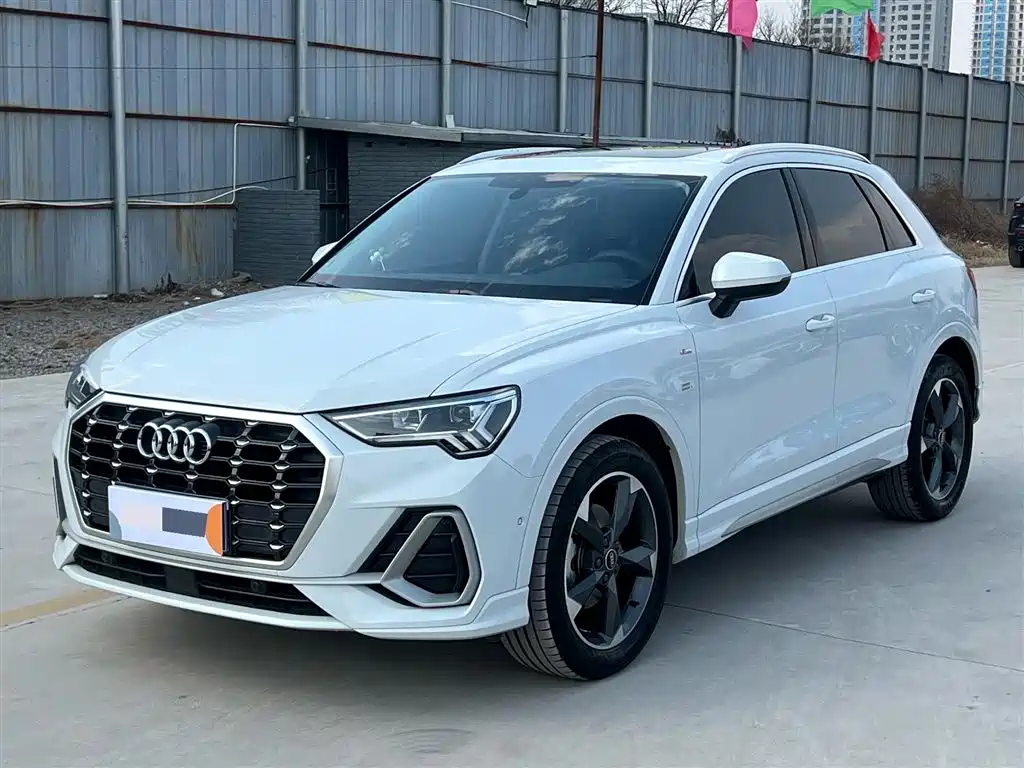 Audi Q3 2022 35 TFSI Fashionable and Dynamic купить на сайте DeffCars