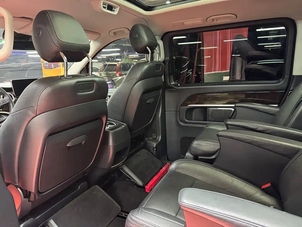 Mercedes-Benz V-Class 2017 V 260 L Premium Extended Edition купить на сайте DeffCars