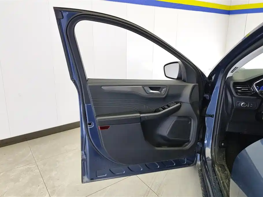 Ruiji 2020 EcoBoost 245 four-wheel drive premium model купить на сайте DeffCars