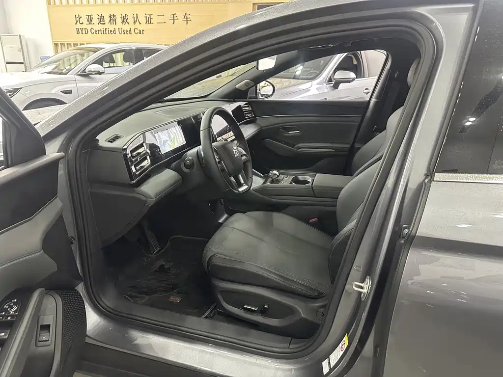 Qin L 2025 DM-i Smart Driving Edition 120KM Transcendent Type купить на сайте DeffCars