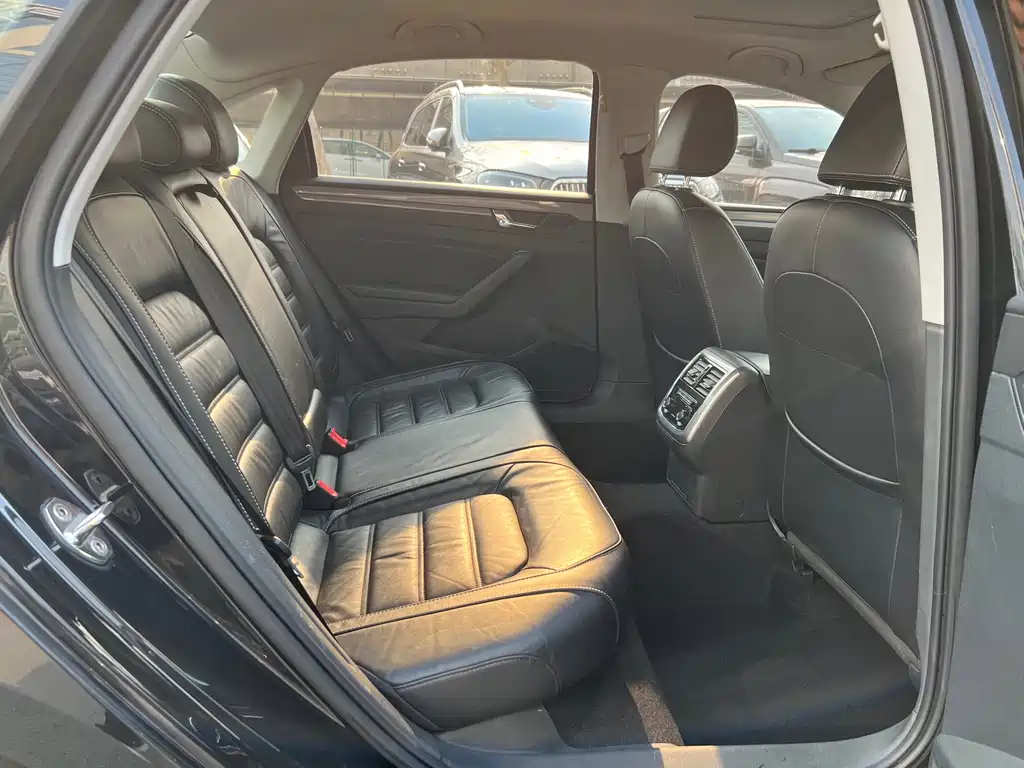 Passat 2017 330TSI DSG Premium Edition купить на сайте DeffCars