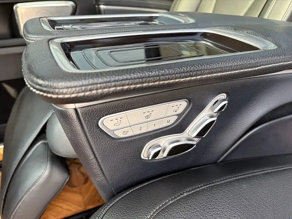 Mercedes-Benz V-Class 2020 V 260 Premium Edition купить на сайте DeffCars