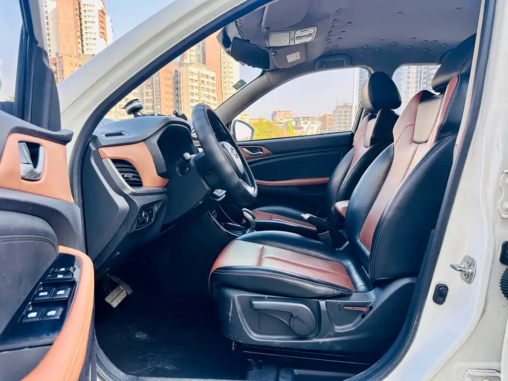Landwind X2 2017 1.6L automatic sharp version купить на сайте DeffCars