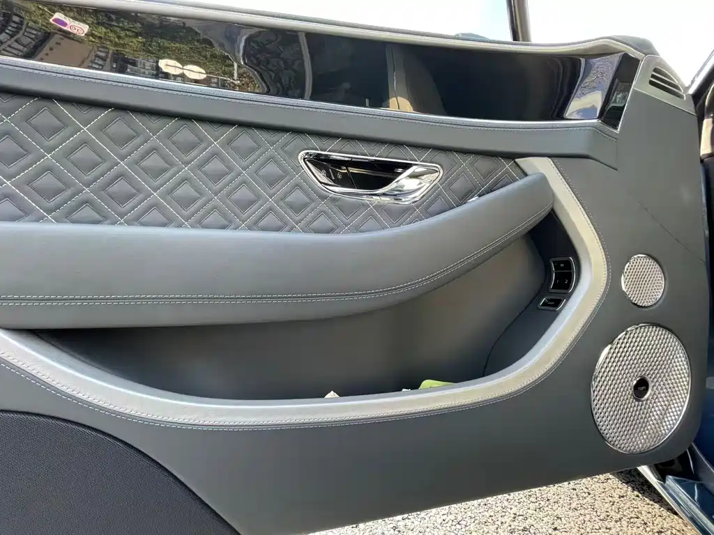 Continental 2022 4.0T GT V8 Mulliner купить на сайте DeffCars