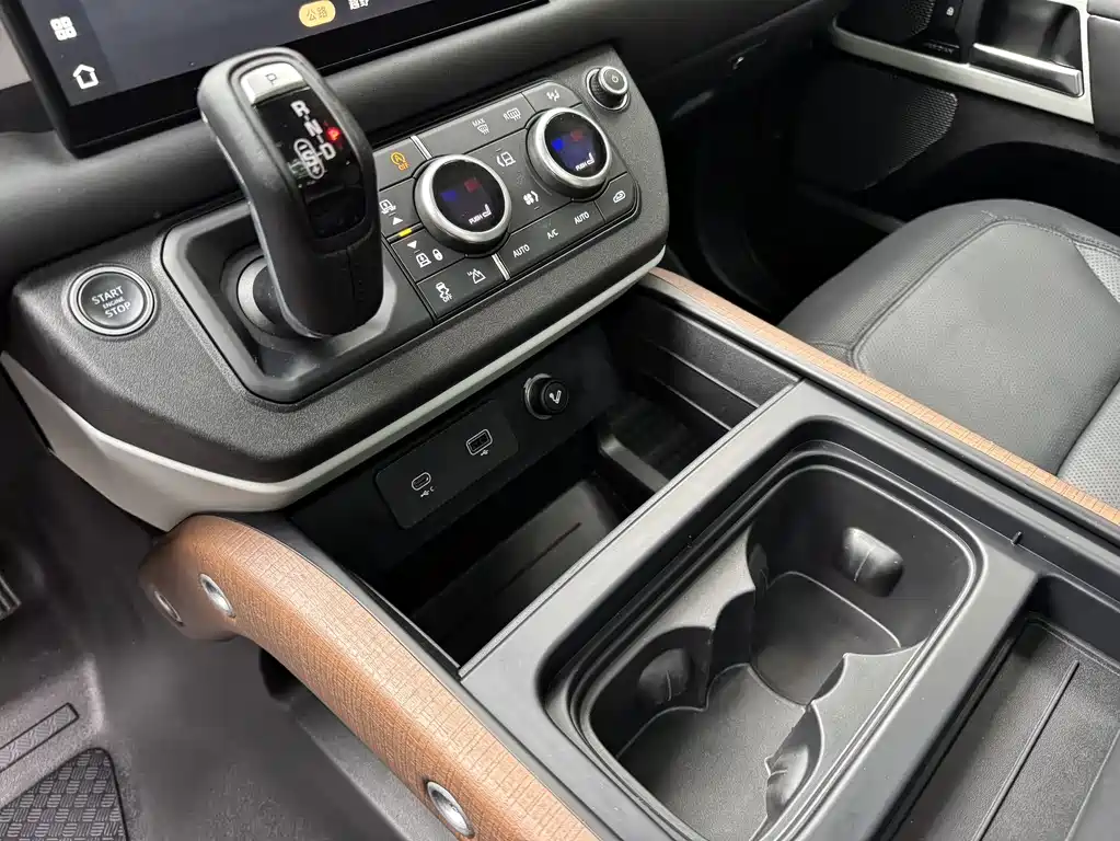 Land Rover Defender 2022 110 P400 X-DYNAMIC HSE купить на сайте DeffCars
