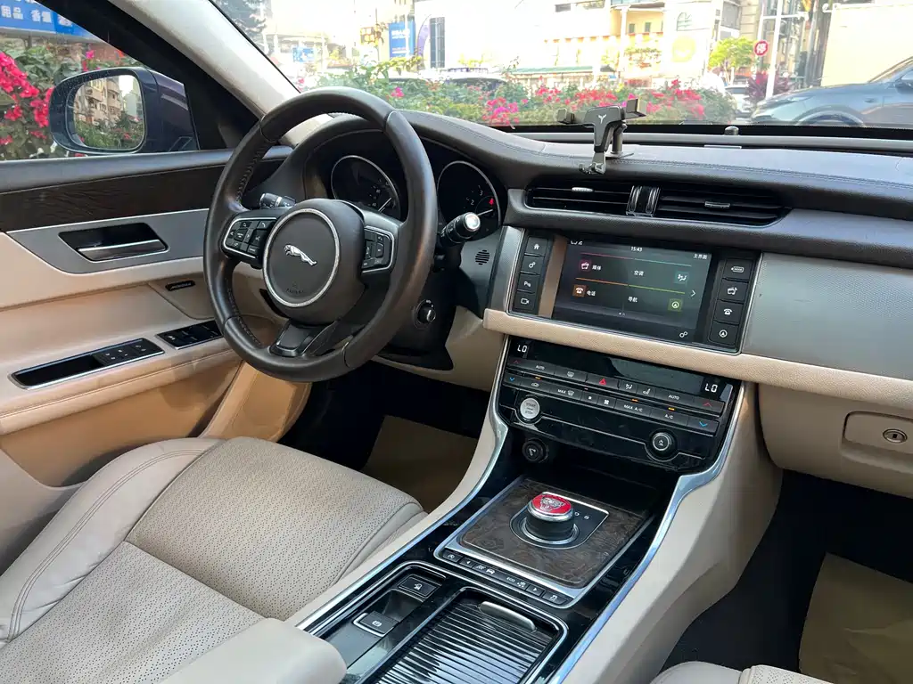 Jaguar XFL 2017 XFL 2.0T 240PS Deluxe Edition купить на сайте DeffCars