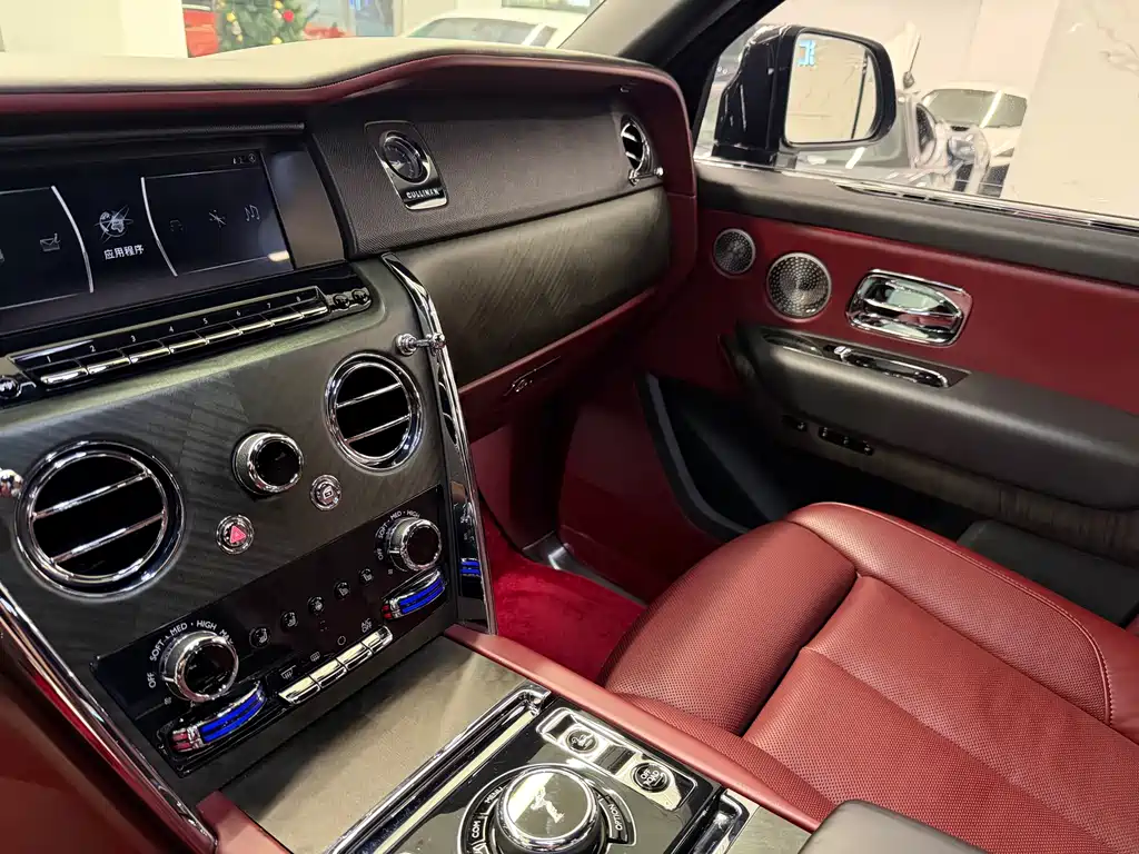 Cullinan 2018 five-seater version купить на сайте DeffCars