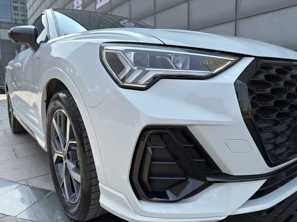 Audi Q3 Sportback 2022 40 TFSI Fashion Model купить на сайте DeffCars