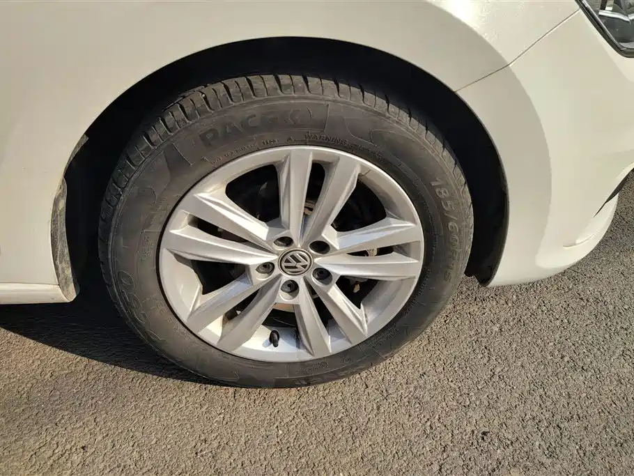 Santana 2016 1.6L Manual Deluxe Edition купить на сайте DeffCars