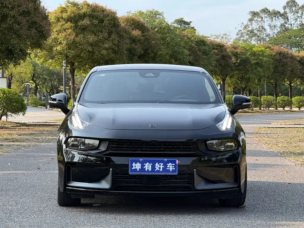 Lynk & Co 03 2022 1.5TD DCT Pro купить на сайте DeffCars