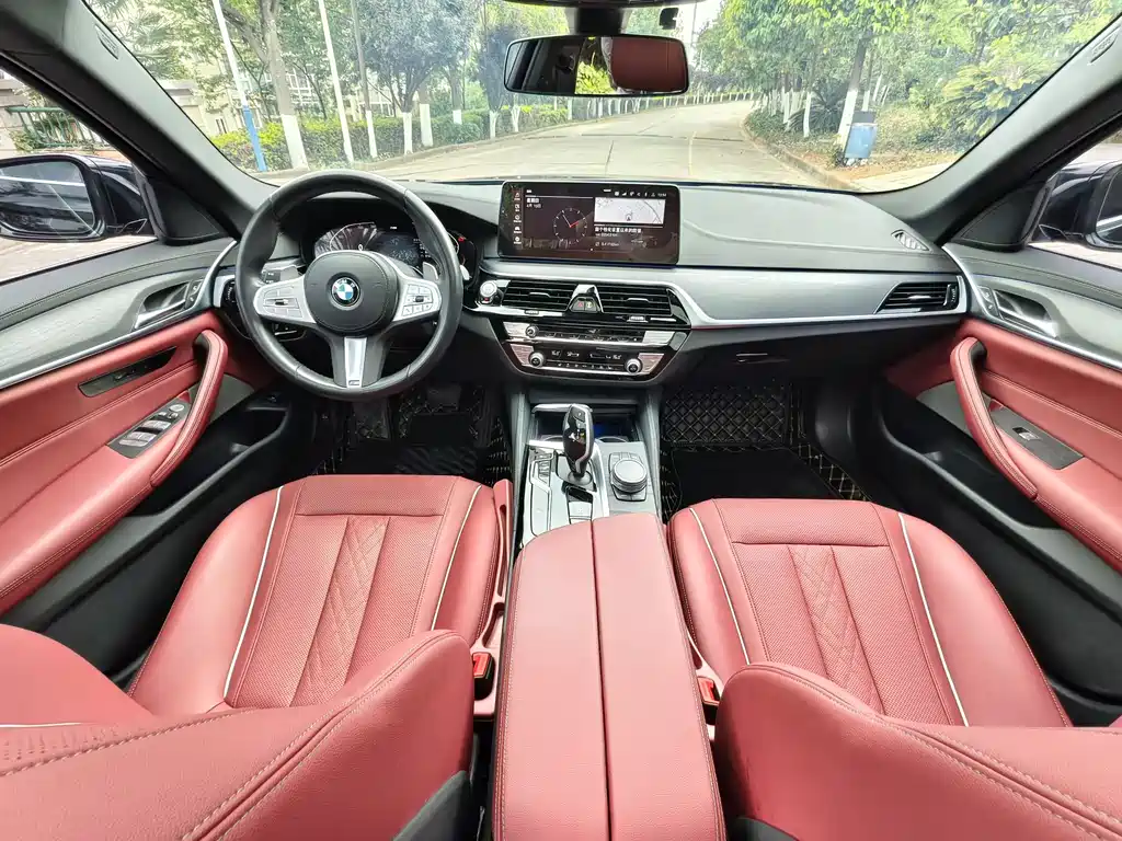 BMW 5 Series 2023 facelift 530Li leading M sports package купить на сайте DeffCars