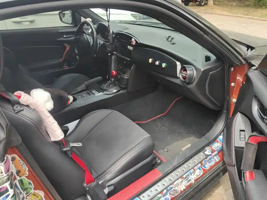 Toyota 86 2013 2.0L automatic luxury model купить на сайте DeffCars