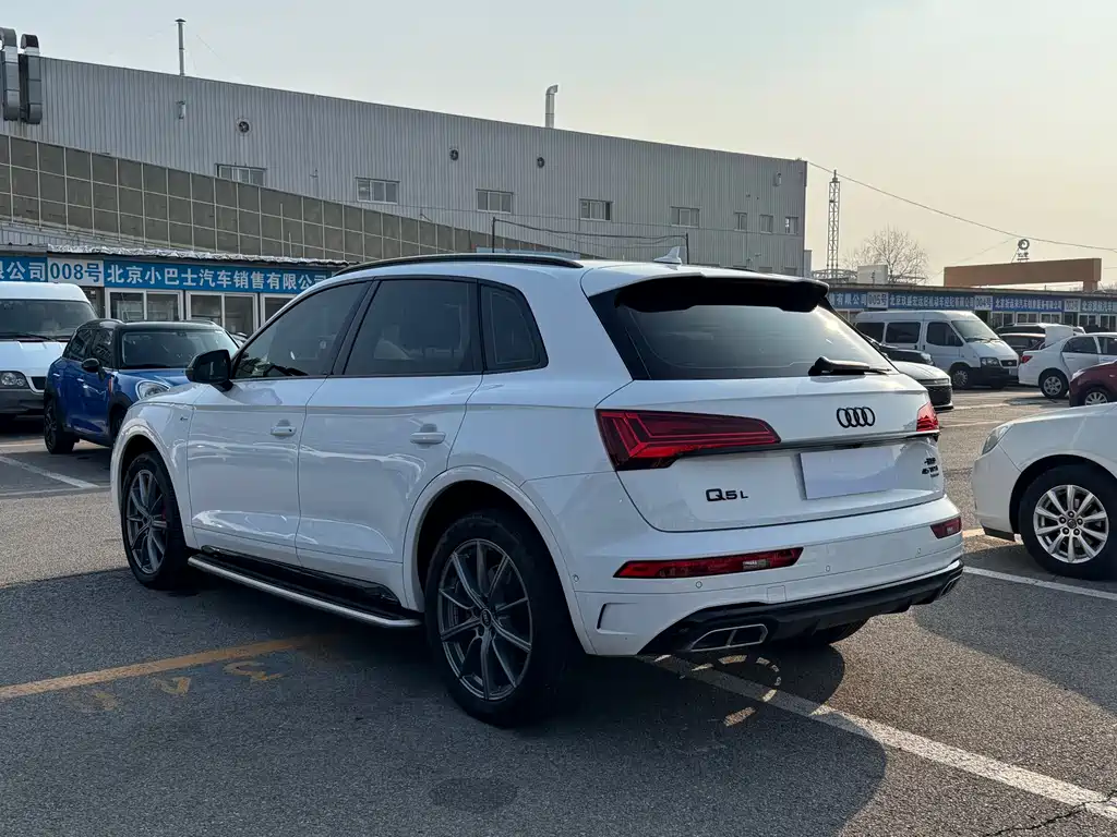 Audi Q5L 2023 45T Premium Dynamic Model купить на сайте DeffCars