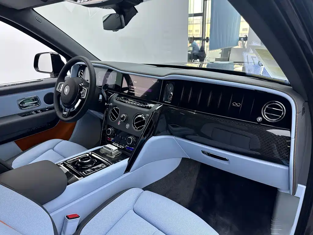 Cullinan 2024 Black Badge купить на сайте DeffCars