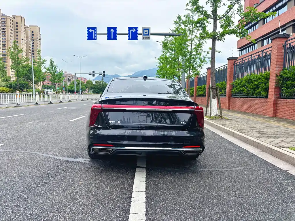 Hongqi H5 2024 1.5T DCT Zhilian Qiyun Edition купить на сайте DeffCars