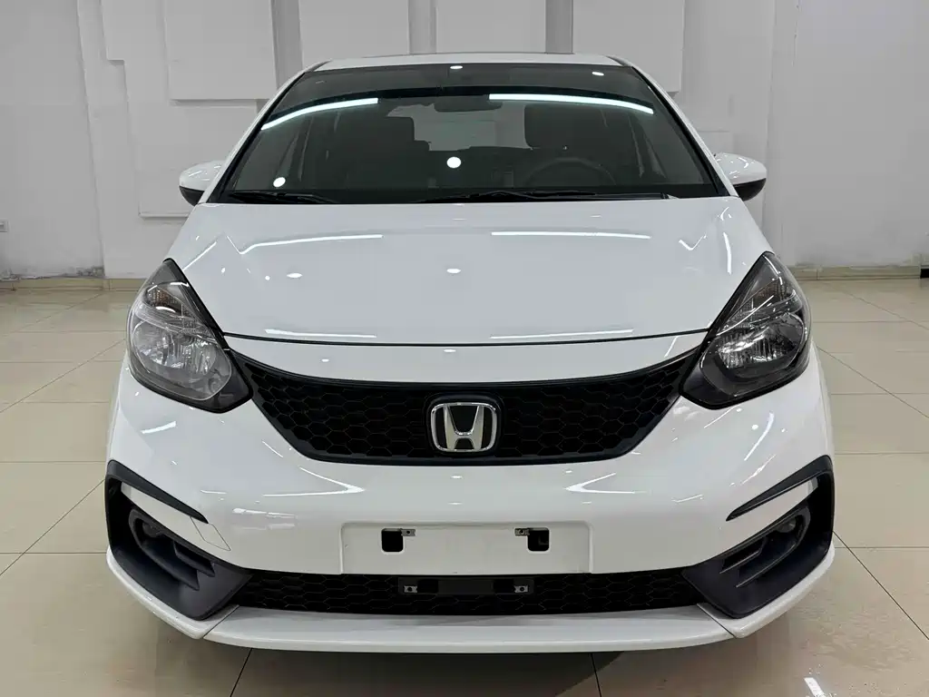 Fit 2021 1.5L CVT Fashion Edition купить на сайте DeffCars