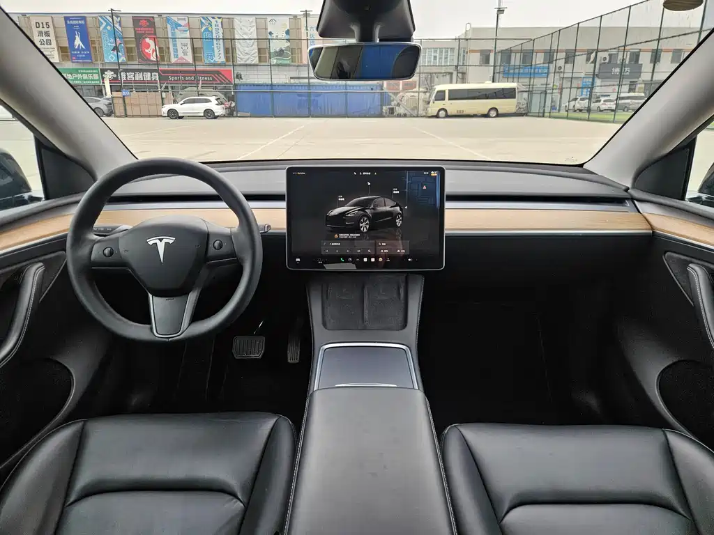 Model Y 2023 rear-wheel drive version купить на сайте DeffCars