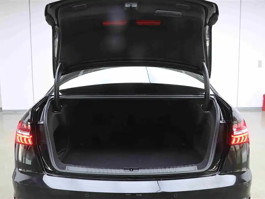 Audi A6L 2022 45 TFSI Premium Elegant Model купить на сайте DeffCars