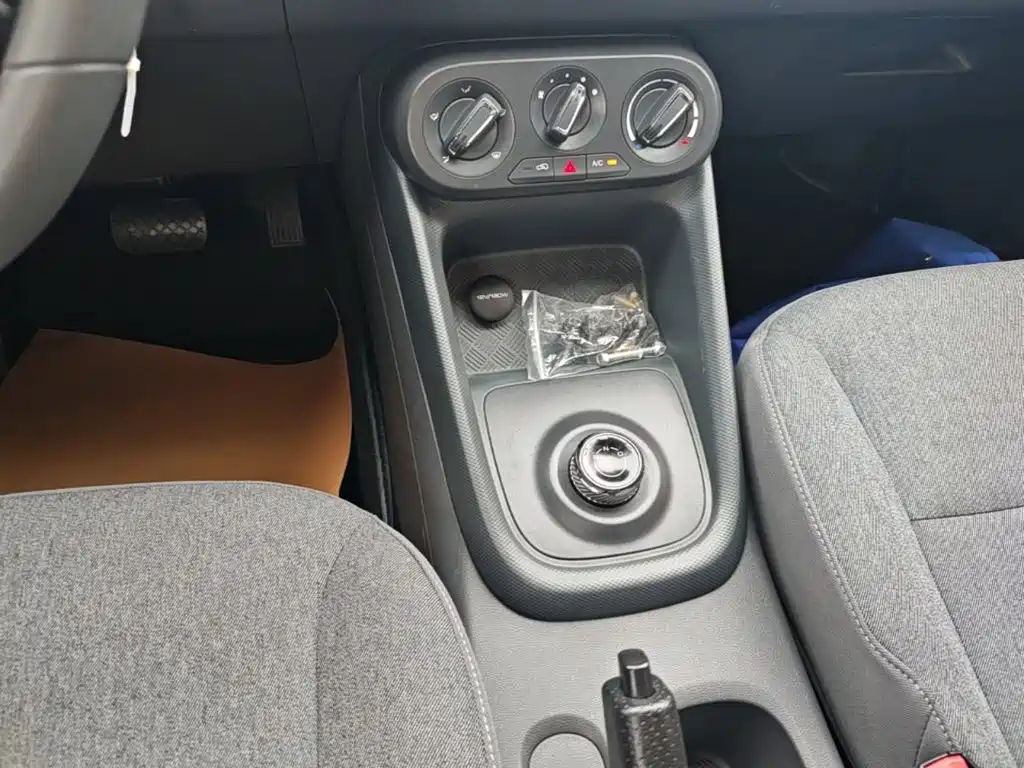 Wuling Hongguang New Energy 2025 Extended Range Hybrid 50KM Practical купить на сайте DeffCars