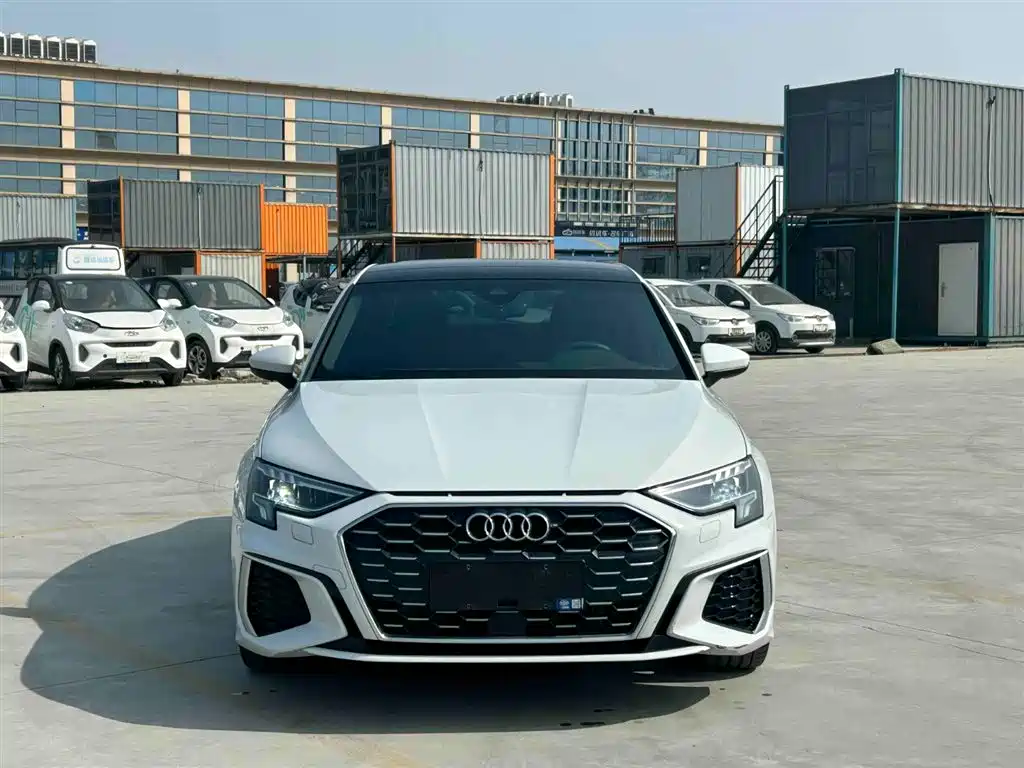 Audi A3 2022 A3L Limousine 35 TFSI Fashionable and Sporty купить на сайте DeffCars