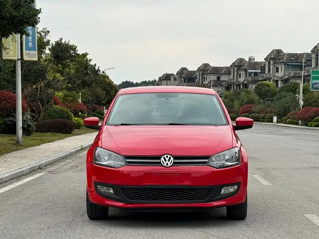 Polo 2013 1.4L manual comfort version купить на сайте DeffCars