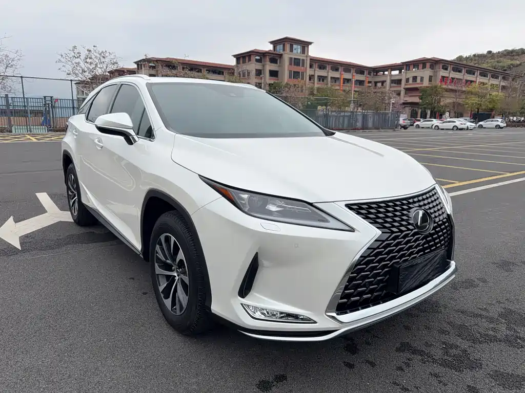 Lexus RX 2020 facelift 300 two-wheel drive comfort version купить на сайте DeffCars