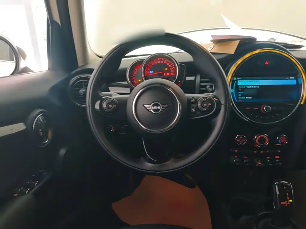 MINI 2018 1.5T COOPER Classic Five-Door Edition купить на сайте DeffCars
