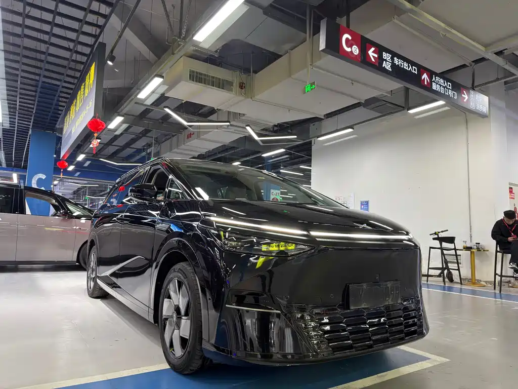 Xpeng X9 2024 702 Super Long Battery Life Pro купить на сайте DeffCars