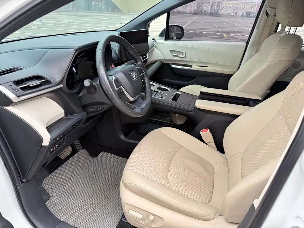 SIENNA 2021 2.5L Hybrid Deluxe Edition купить на сайте DeffCars