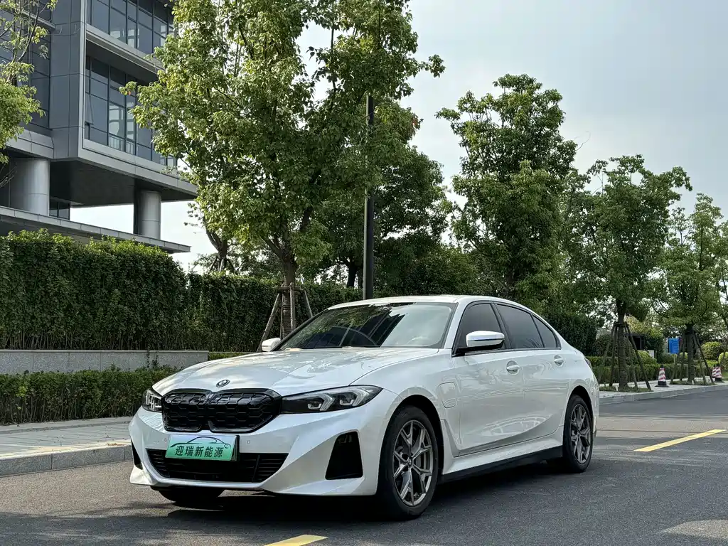 BMW i3 2022 eDrive 35 L купить на сайте DeffCars