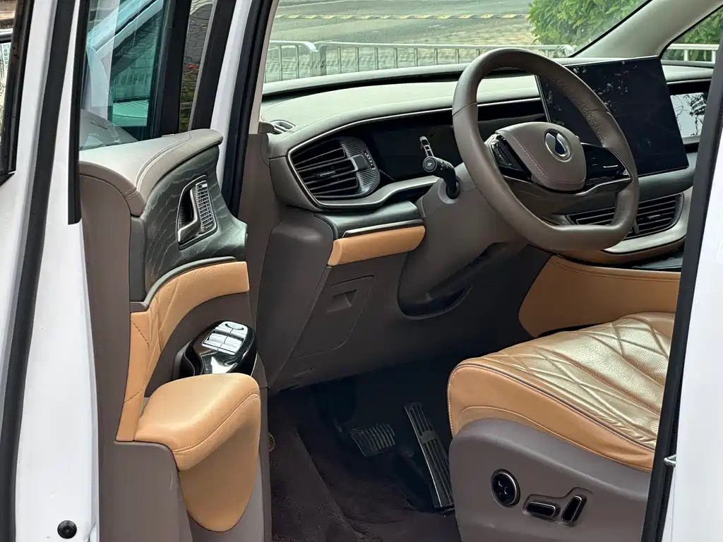 Denza D9 2022 DM-i 970 four-wheel drive premium model купить на сайте DeffCars