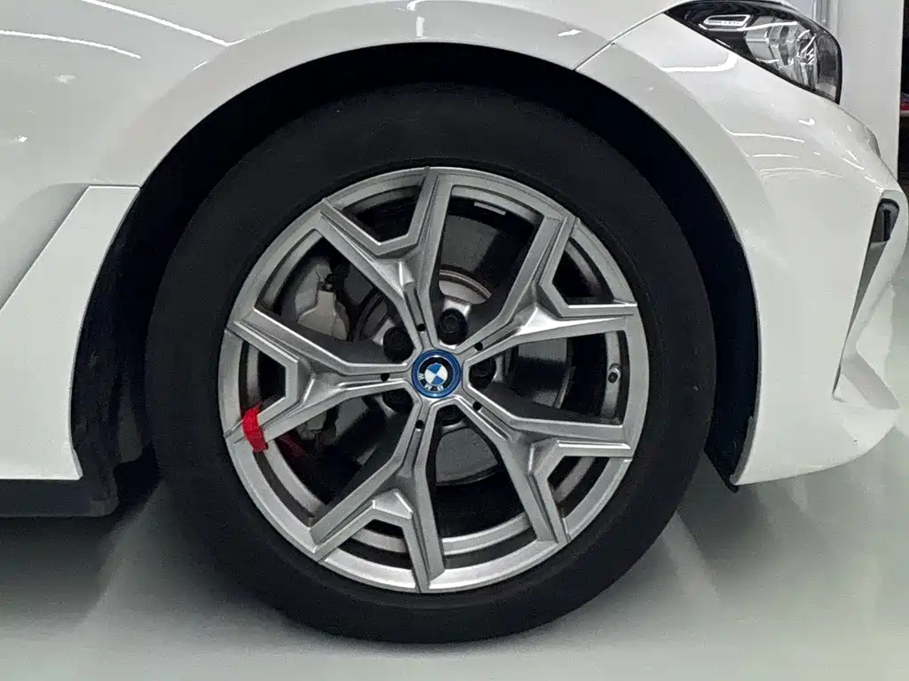 BMW i3 2024 eDrive 35 L купить на сайте DeffCars