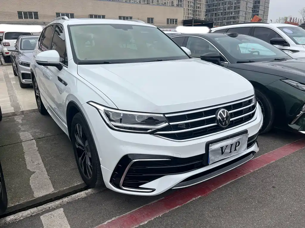 Tiguan L 2024 330TSI automatic two-wheel drive R-Line version купить на сайте DeffCars