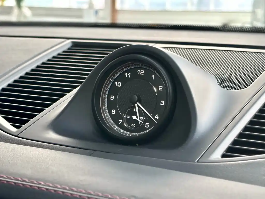 Macan 2023 Macan 2.0T купить на сайте DeffCars